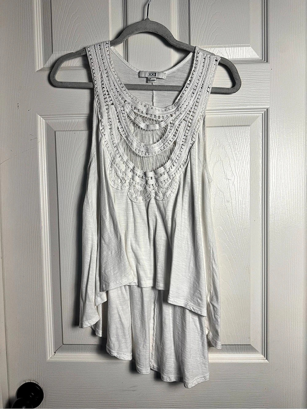 XXI Crochet Detail Hi-Low Top in White Size Small